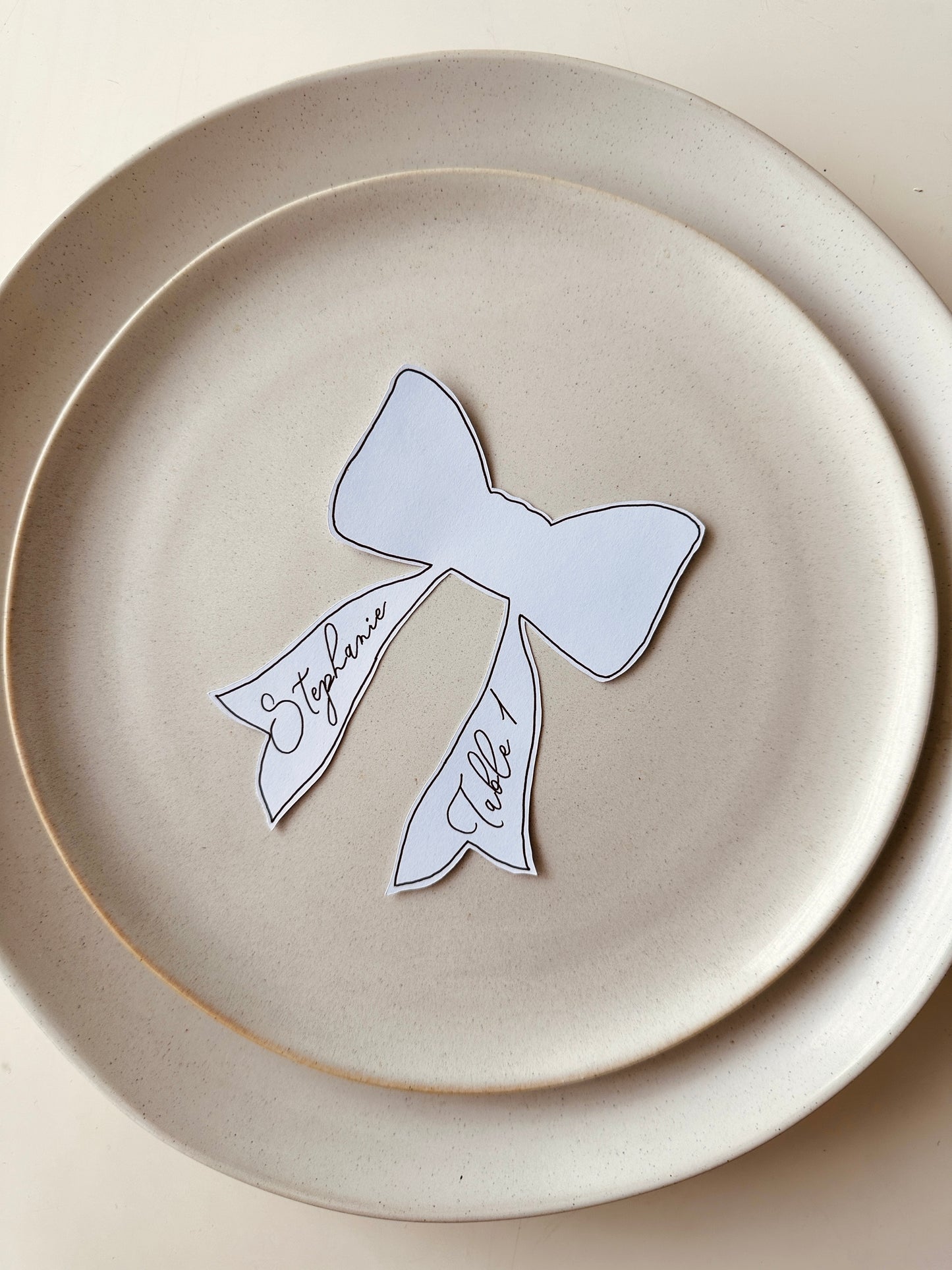 Handwritten Bow Place Cards with Outline